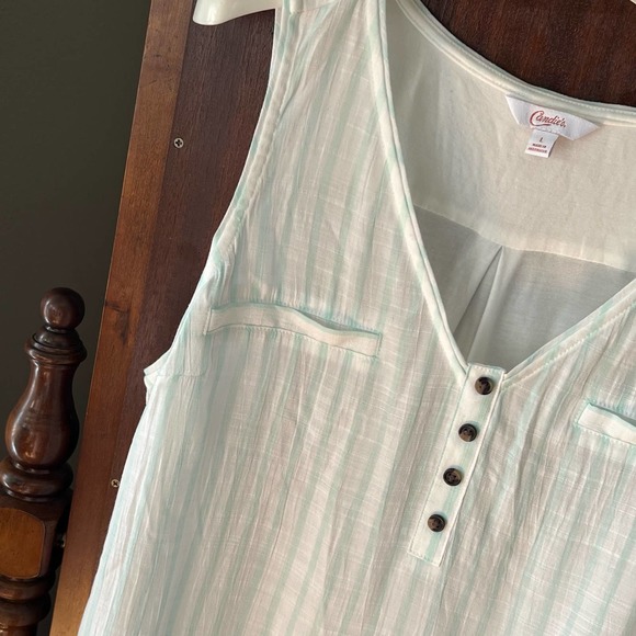 Candies size large sleeveless lightweight loosefitting summer top - Picture 3 of 9